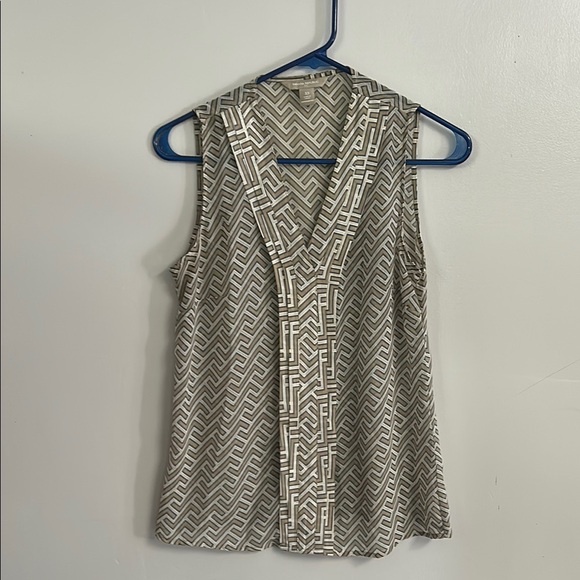 Geometric Patterned Sleeveless Top - Silver and Gray - Picture 1 of 3